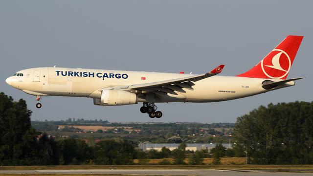 TC-JDR:Airbus A330-200:Turkish Airlines